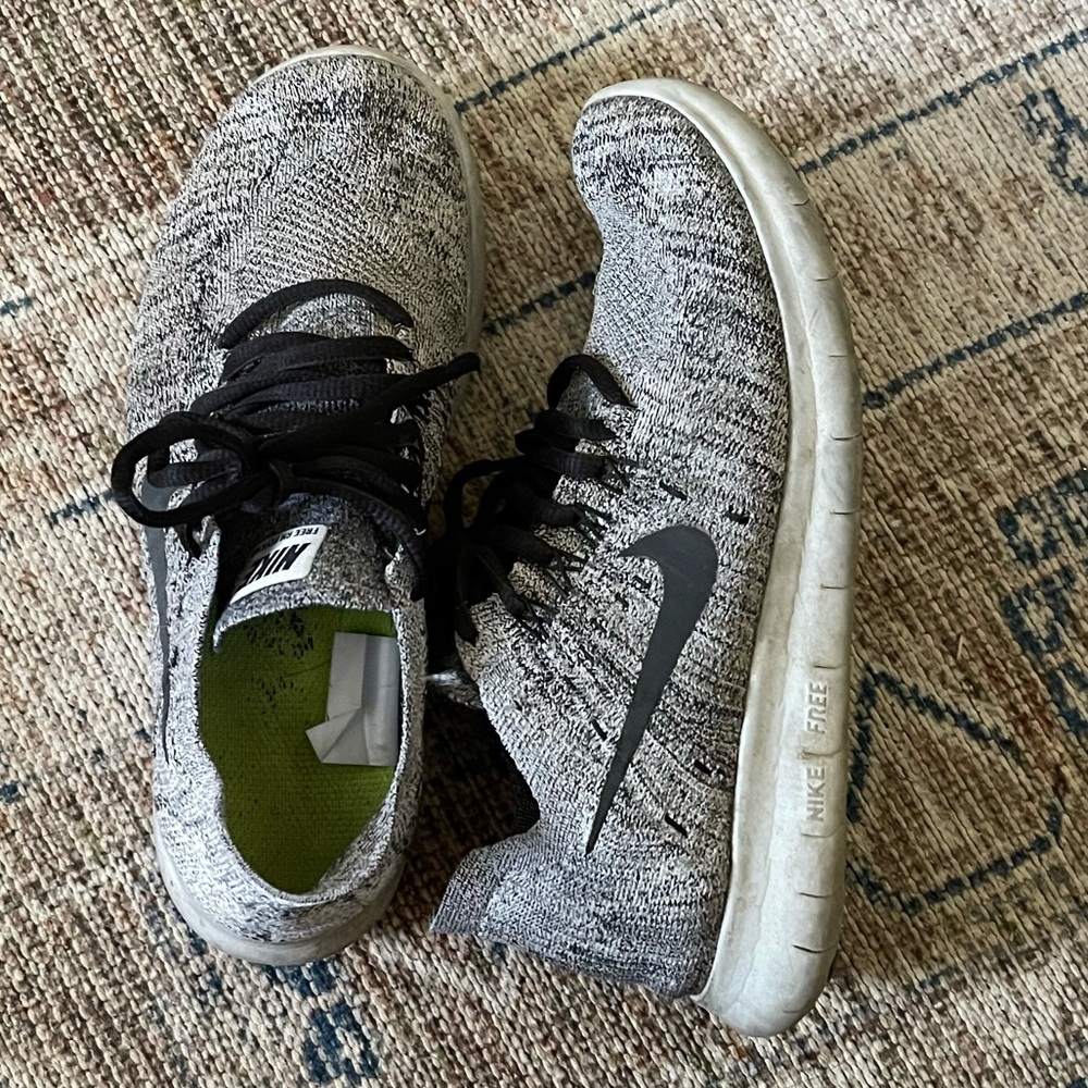 Nike Tennis Shoes